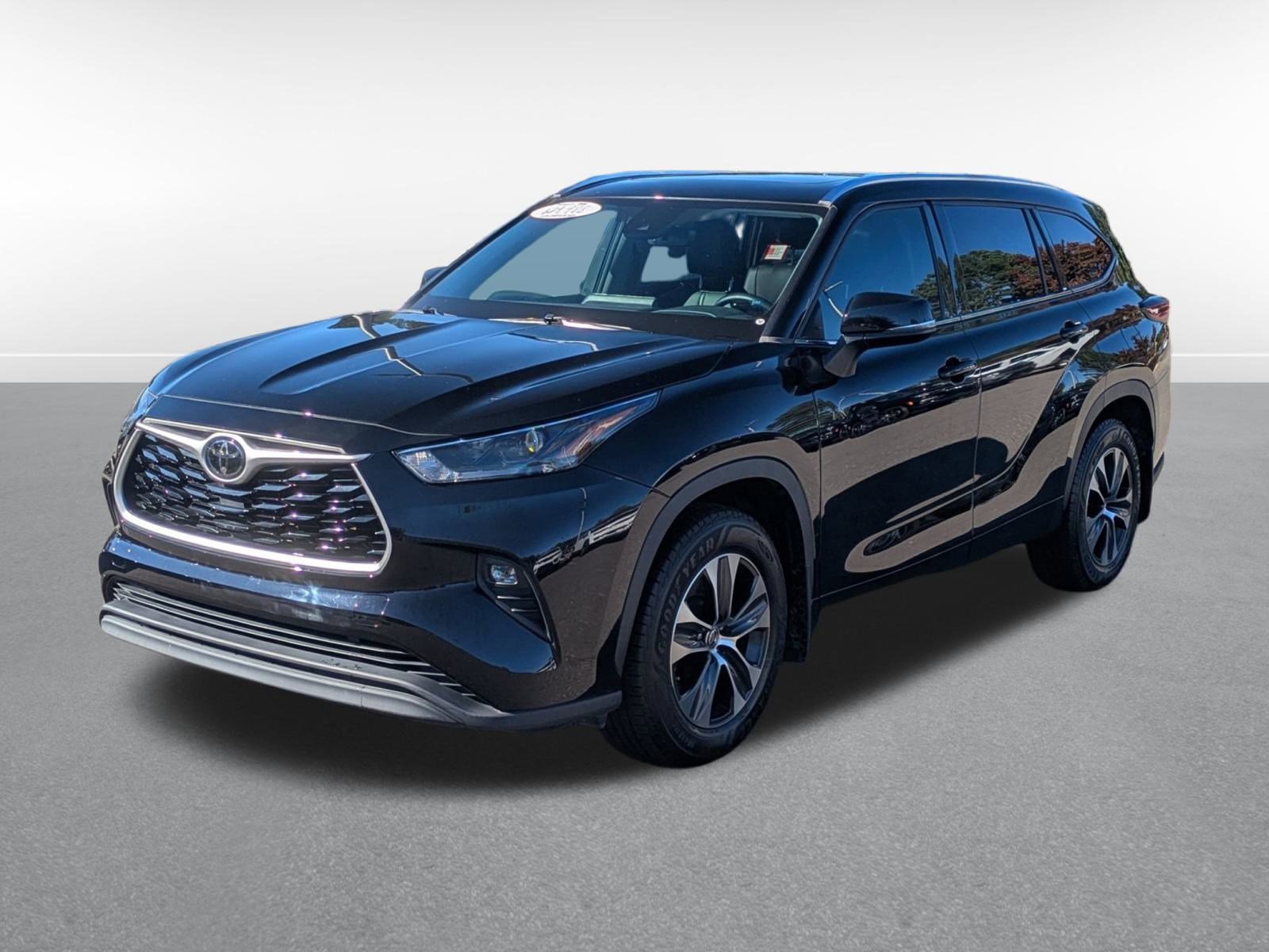 Used 2021 Toyota Highlander XLE