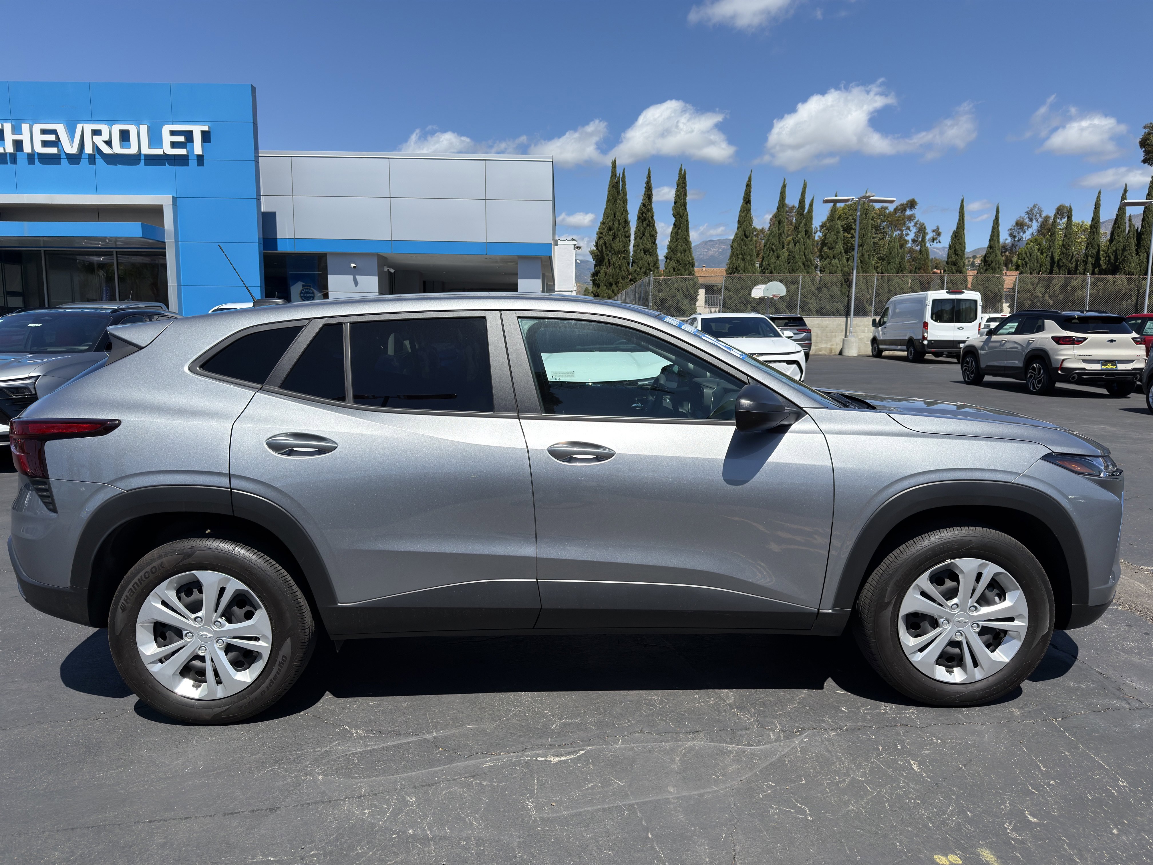 Used 2025 Chevrolet Trax LS FWD image 9