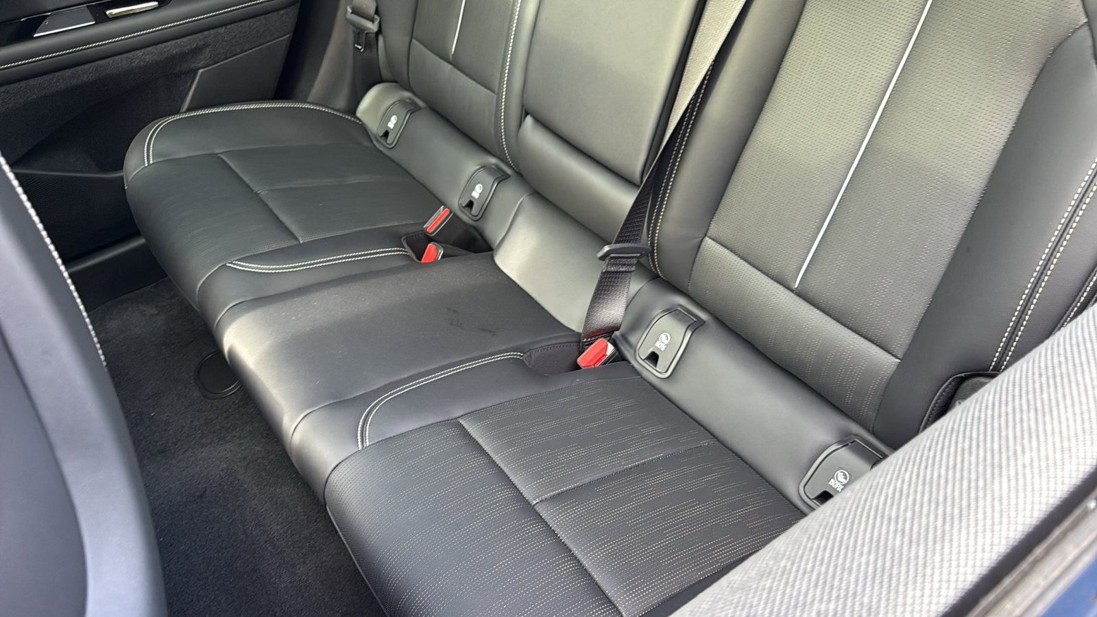 New 2026 Cadillac Optiq Sport 2 image 29