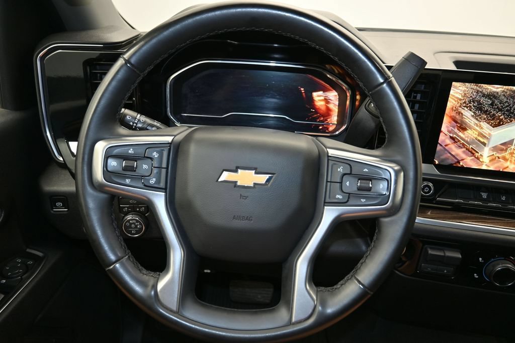 Used 2025 Chevrolet Silverado 2500 LT w/ Convenience Package AWD/4WD image 13