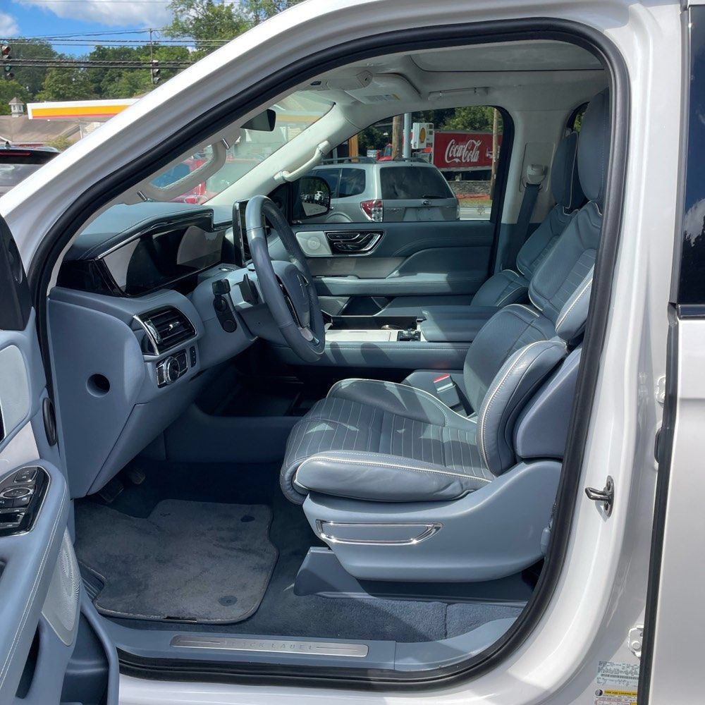 Used 2018 Lincoln Navigator Black Label AWD/4WD image 3