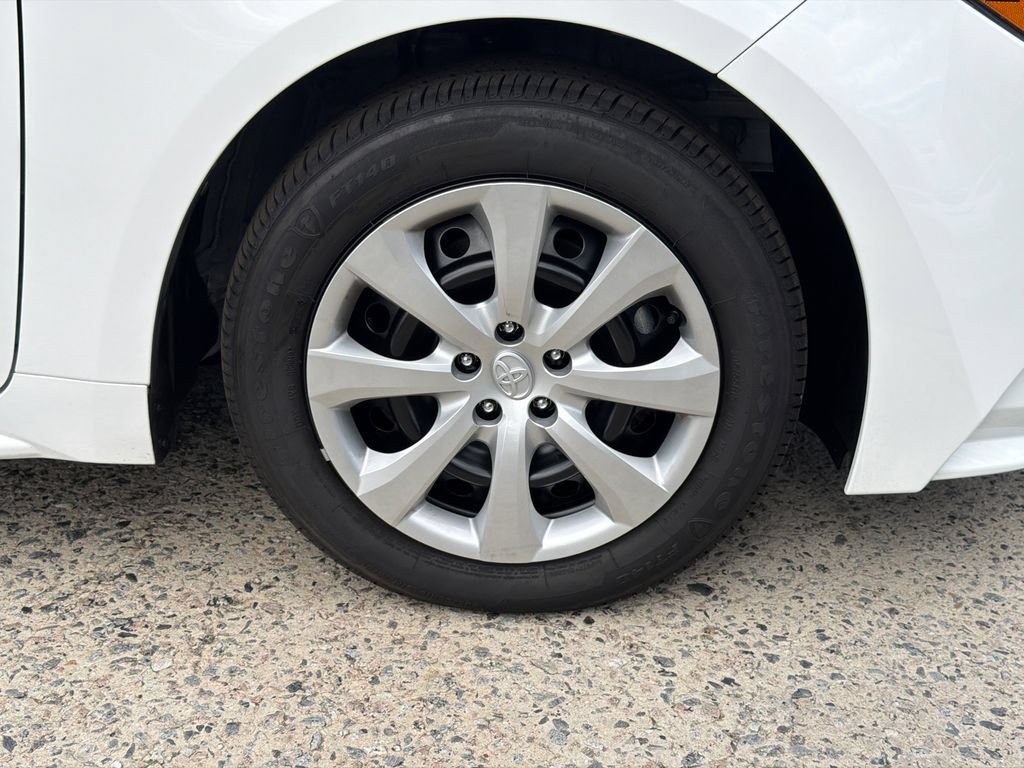 Used 2026 Toyota Corolla LE FWD image 14