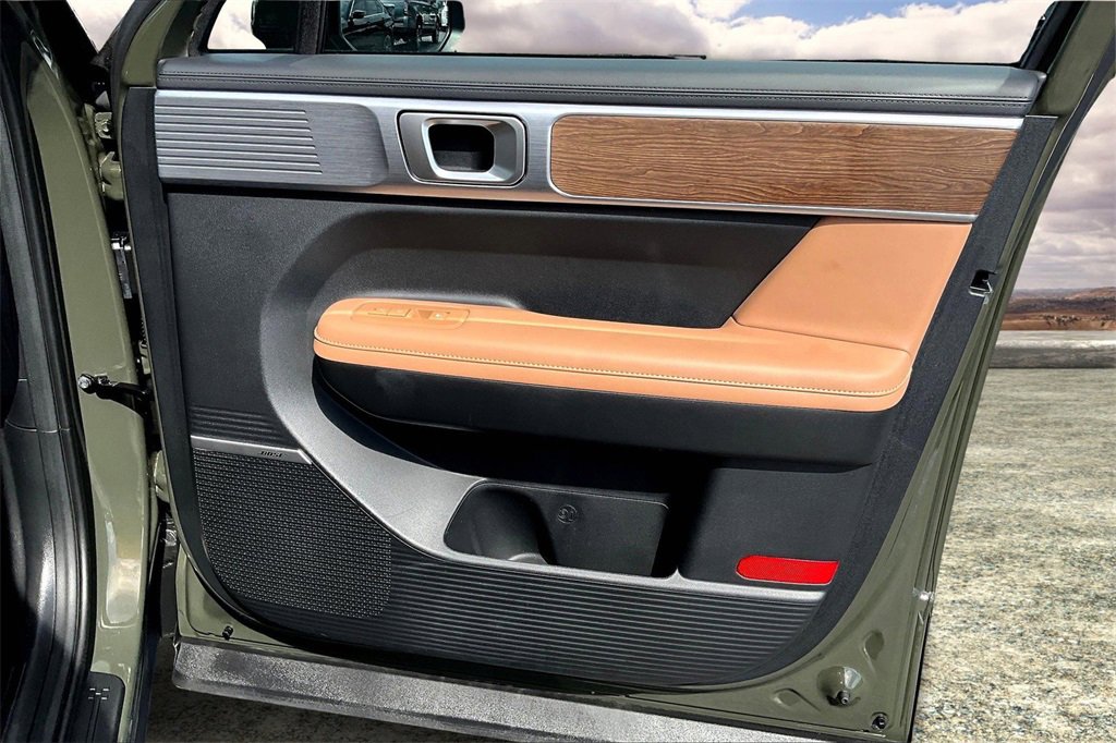 Used 2025 Hyundai Santa Fe Limited image 28