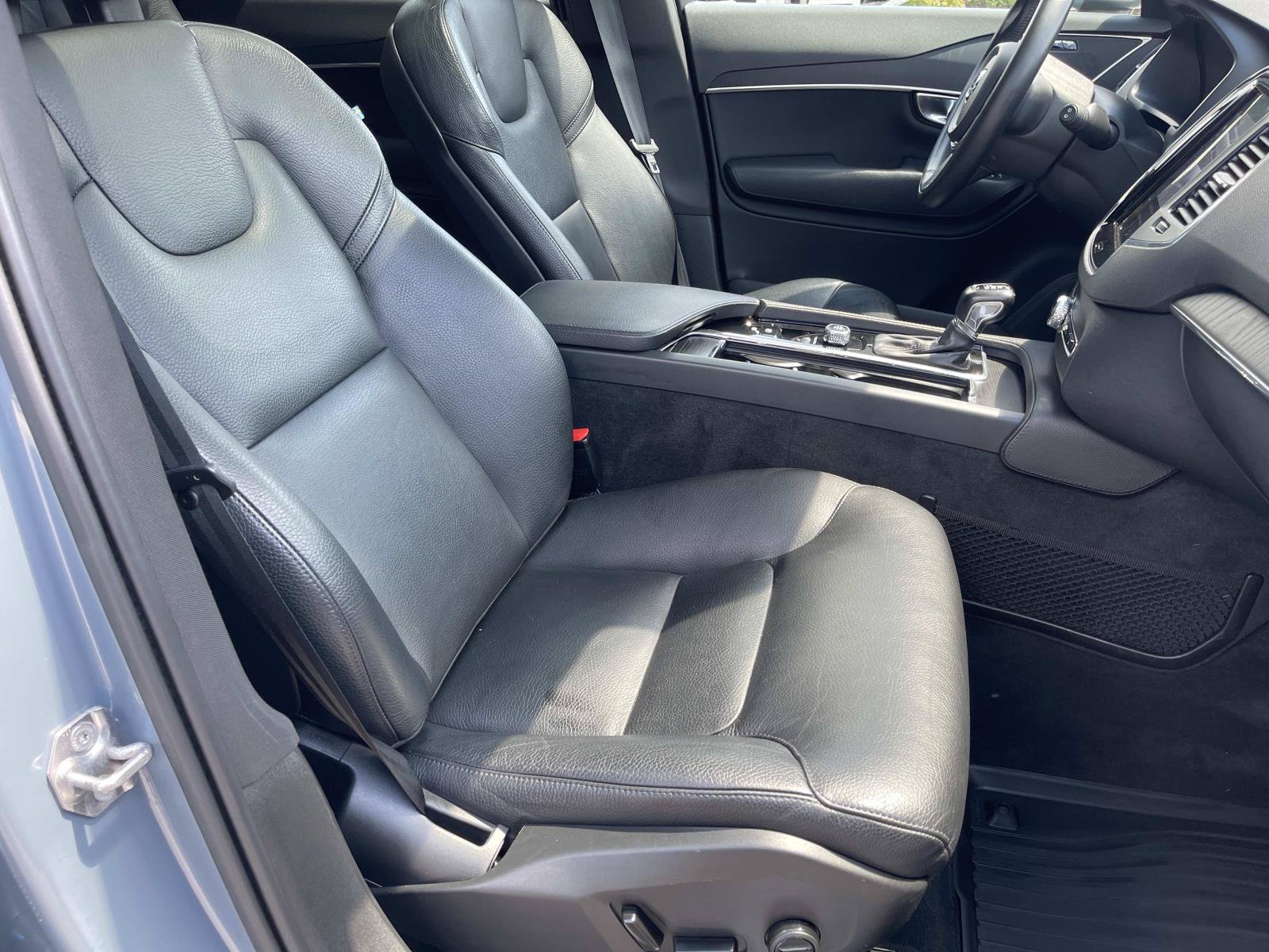 Used 2020 Volvo XC90 T6 Momentum w/ Protection Package Premier AWD/4WD image 43