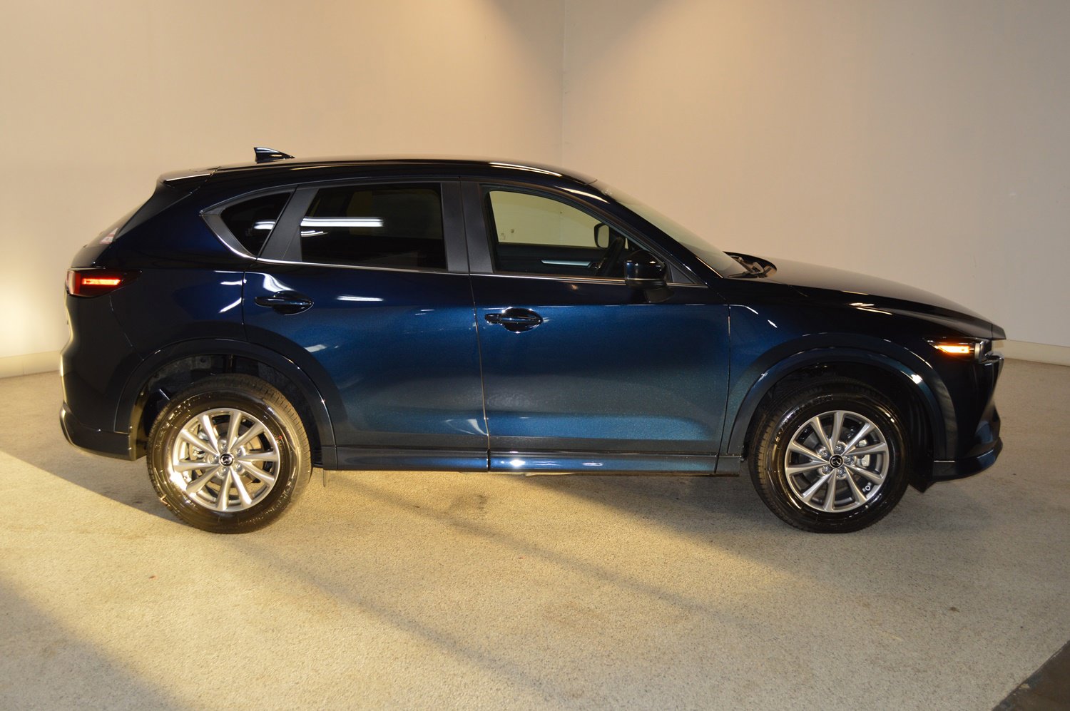 New 2025 MAZDA CX-5 AWD 2.5 S w/ Select Package image 2