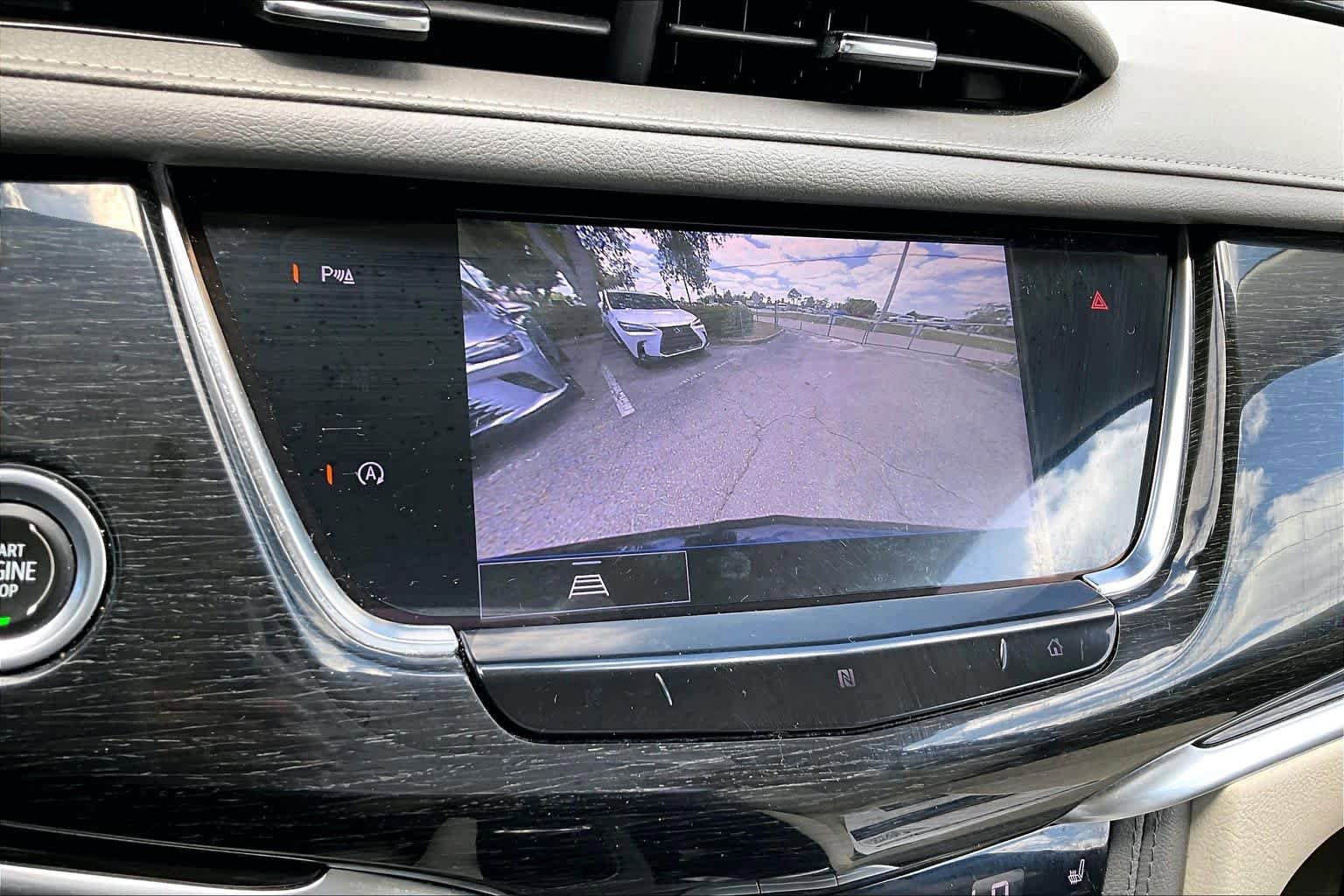 Used 2021 Cadillac XT6 Premium Luxury FWD image 25