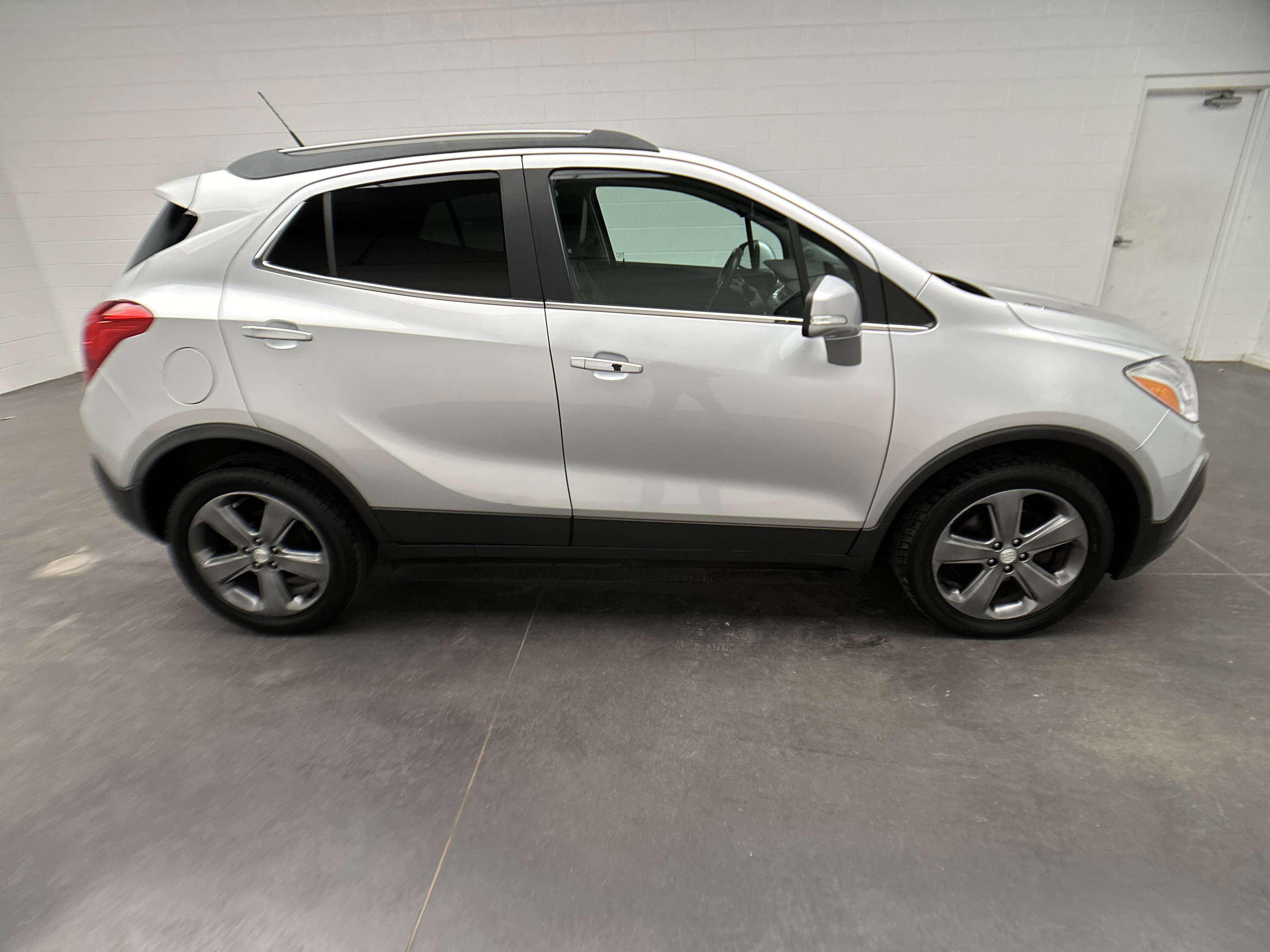 Used 2014 Buick Encore FWD image 9