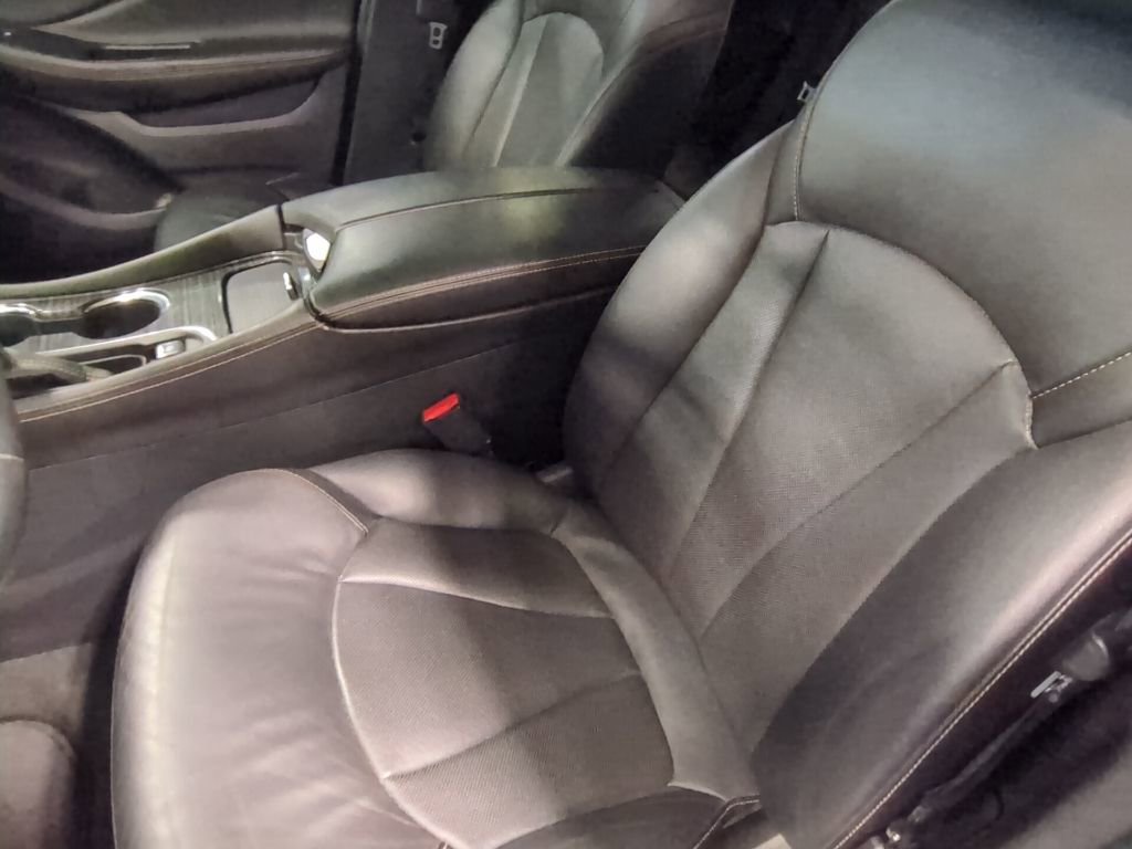 Used 2017 Buick Envision Essence image 9