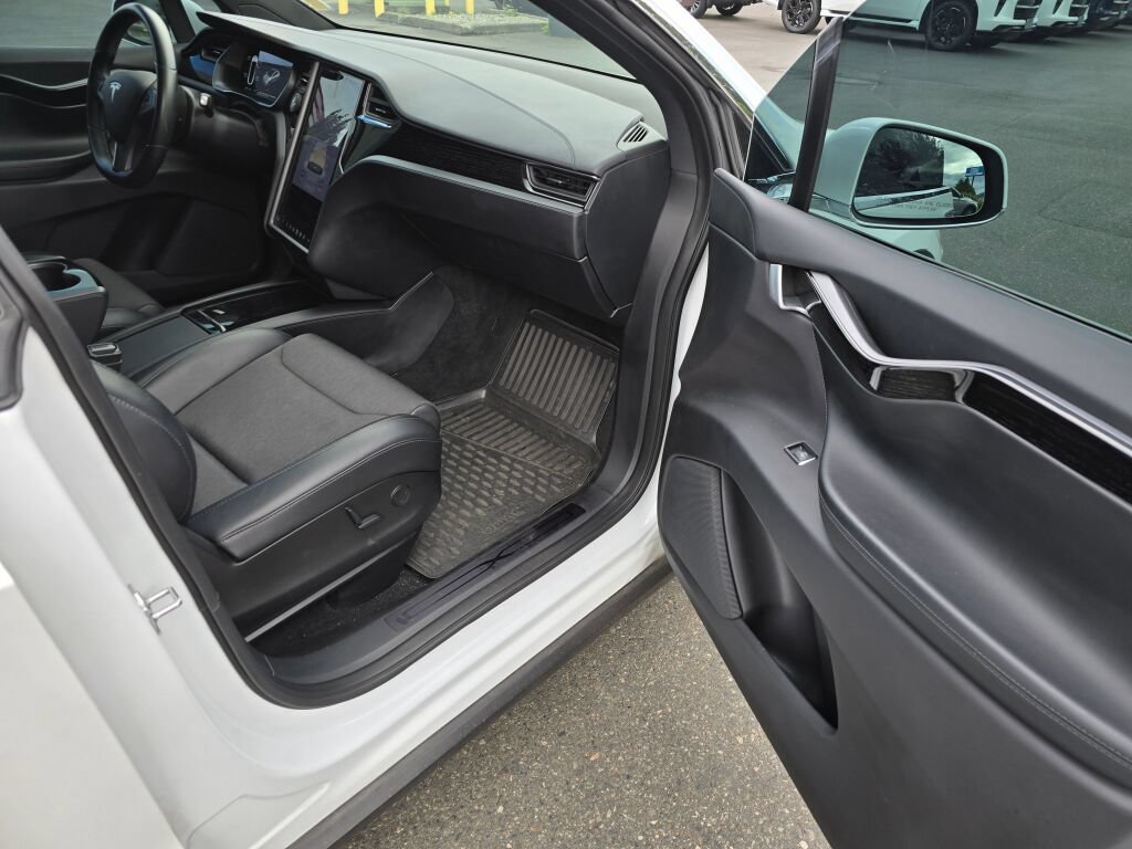 Used 2018 Tesla Model X 75D AWD/4WD image 12