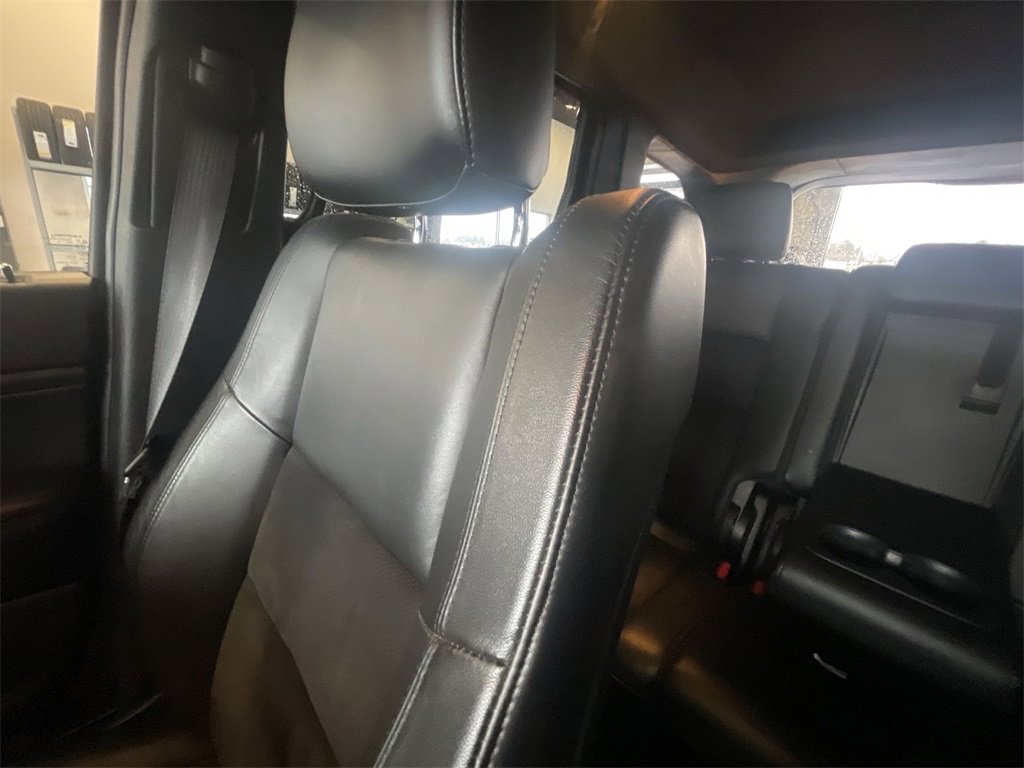 Used 2022 Jeep Grand Cherokee Laredo X image 12