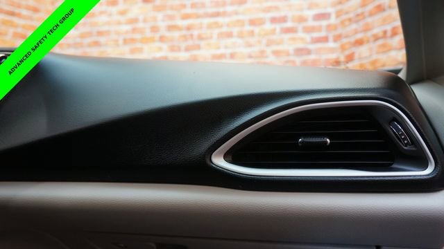 Used 2019 Chrysler Pacifica Touring-L w/ Advanced Safetytec Group image 55