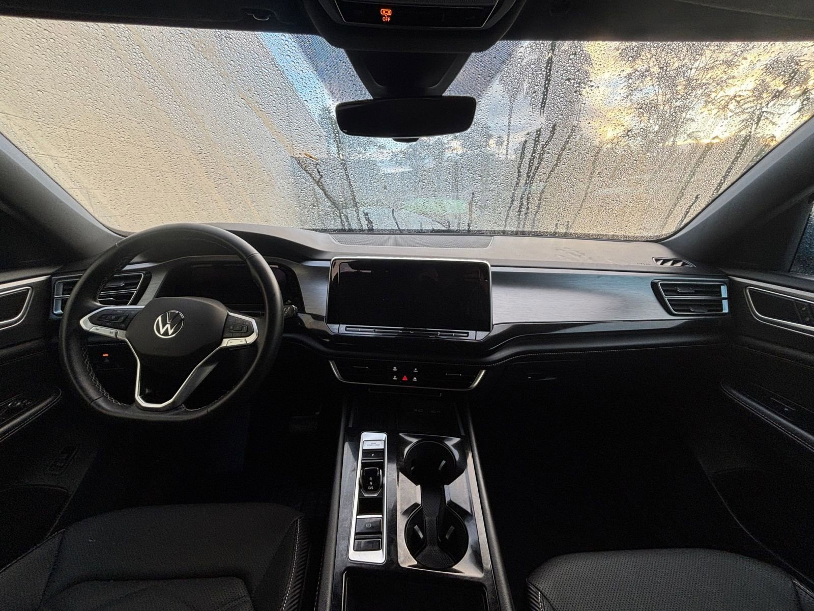 Used 2025 Volkswagen Atlas Cross Sport SE image 33