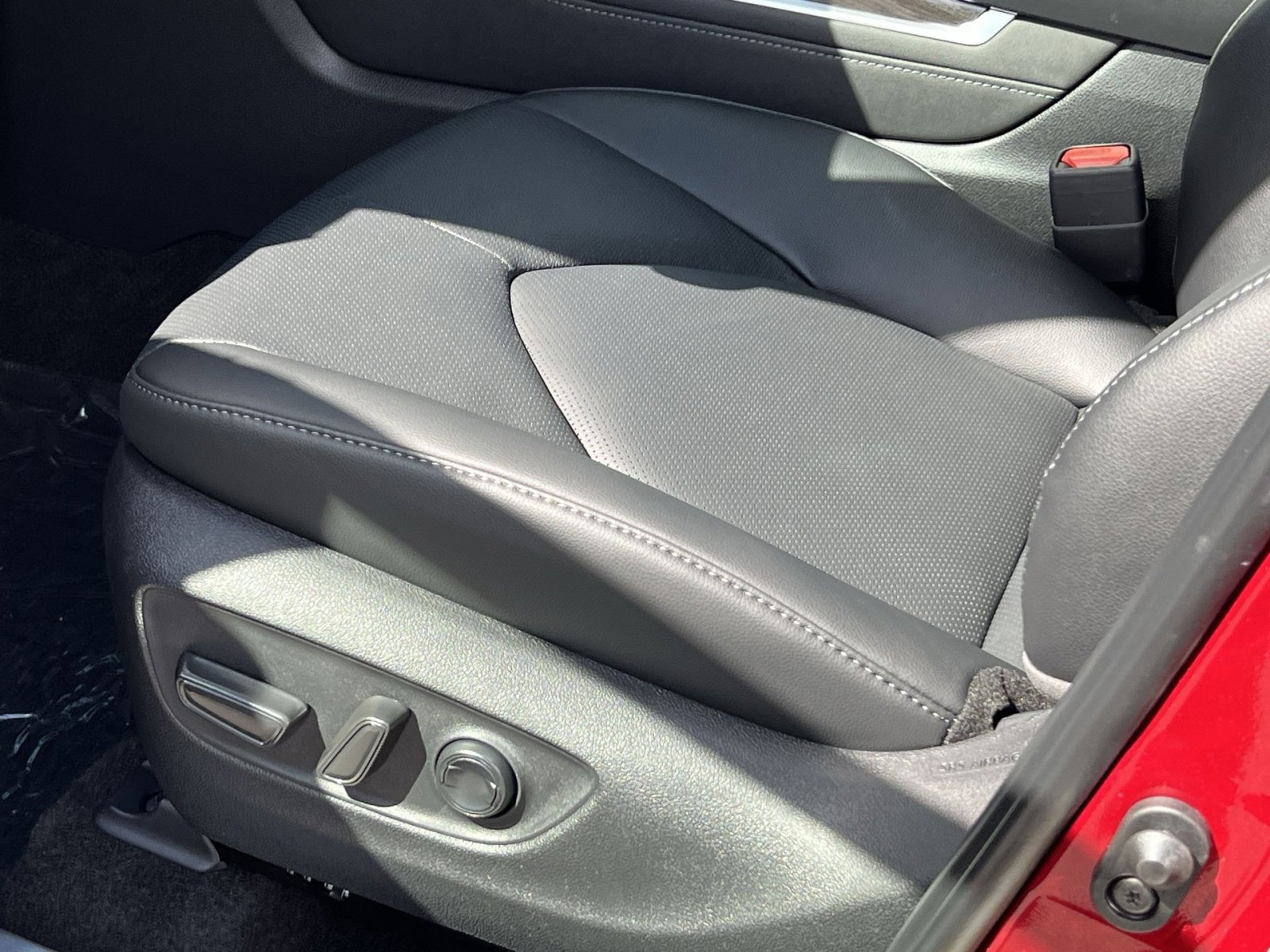 New 2025 Toyota Highlander Platinum image 8