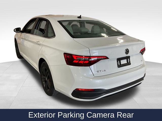 Used 2024 Volkswagen Jetta SE w/ Panoramic Sunroof Package image 5