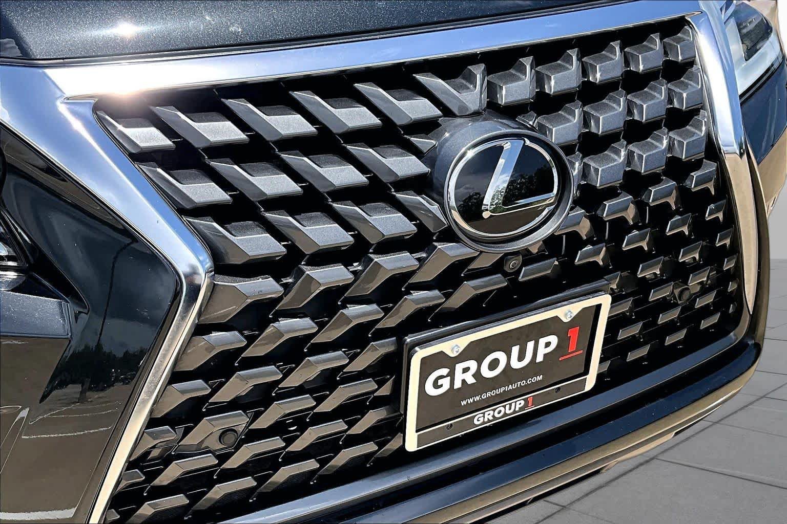 Used 2023 Lexus GX 460 Luxury w/ Accessory Package AWD/4WD image 30
