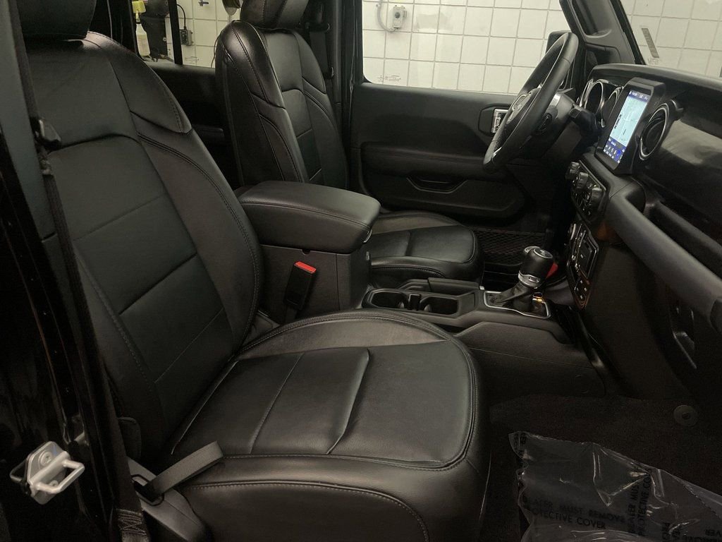 Used 2023 Jeep Wrangler Altitude image 21