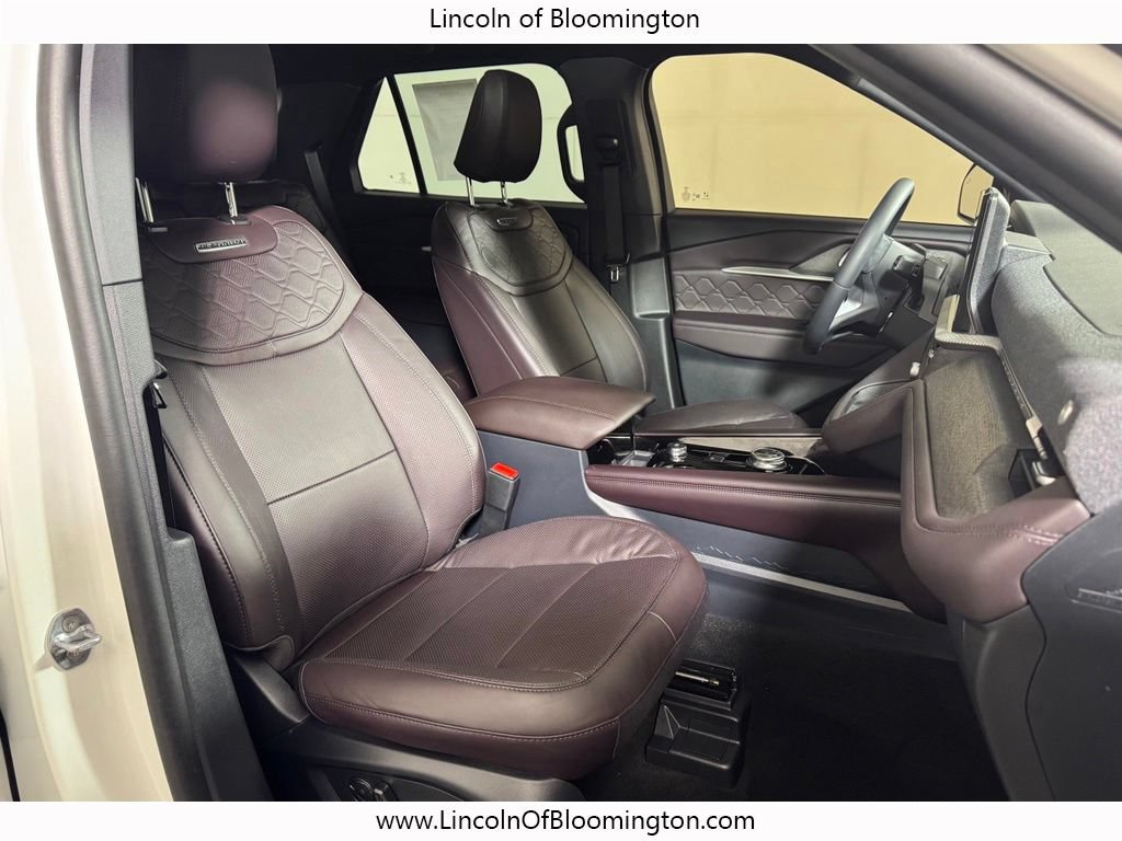 Used 2026 Ford Explorer Platinum w/ LUX Leather Package AWD/4WD image 12