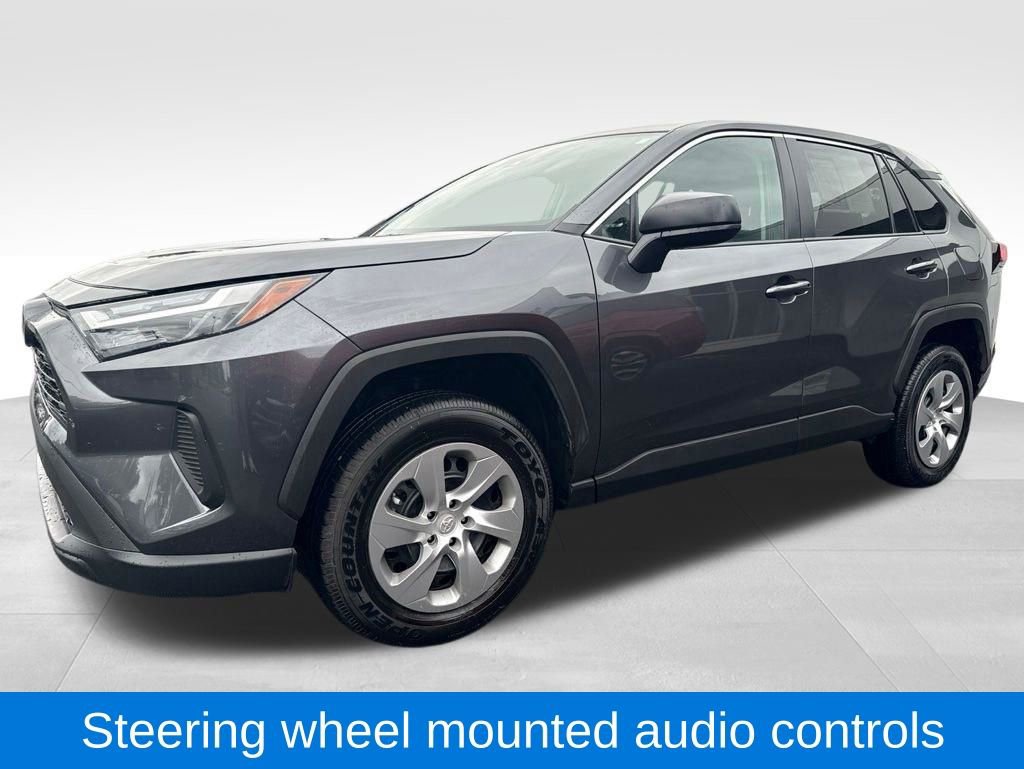 Used 2023 Toyota RAV4 LE AWD/4WD image 3