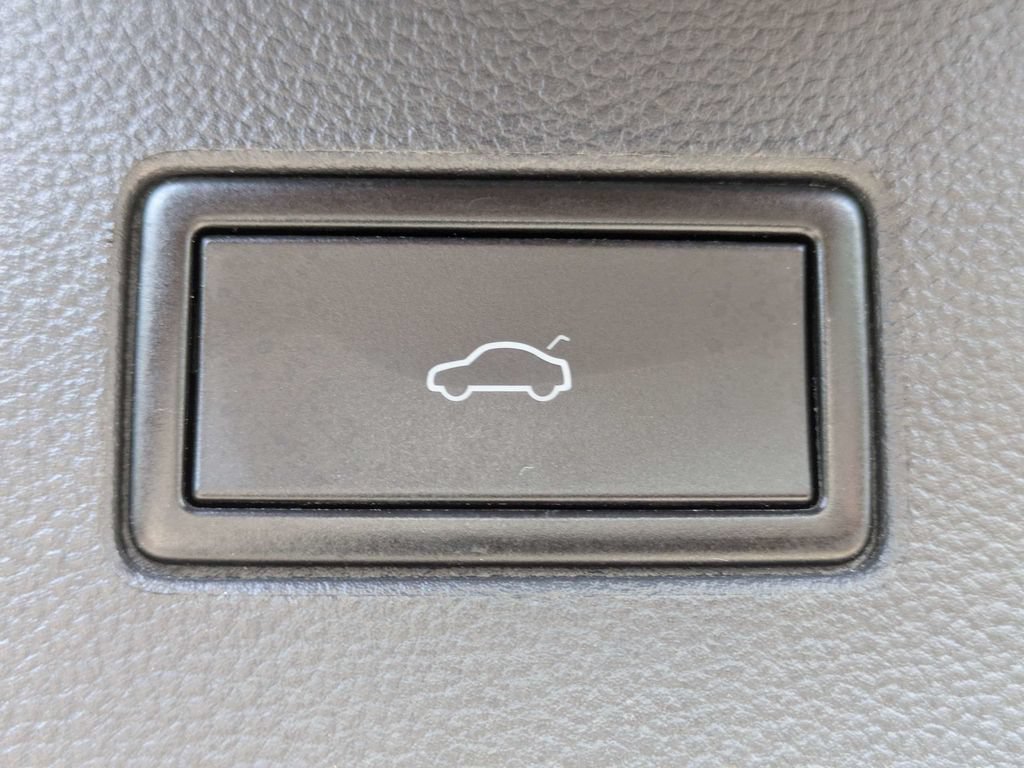 Used 2021 Volkswagen Atlas SEL AWD/4WD image 14