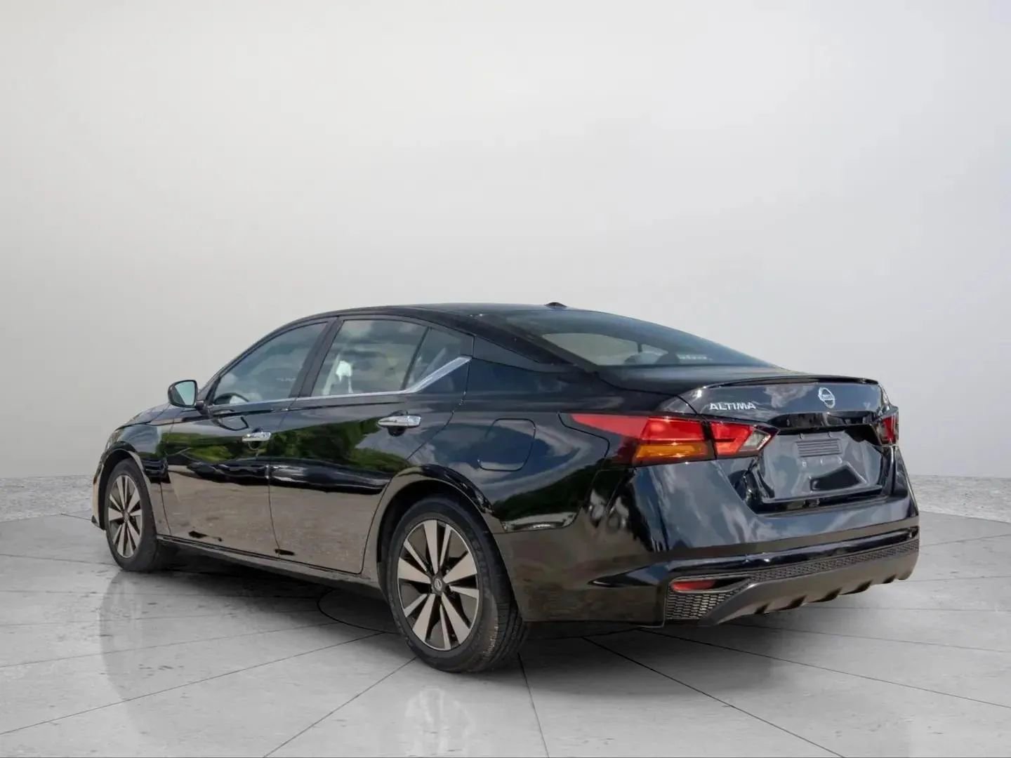 Used 2020 Nissan Altima 2.5 S image 2