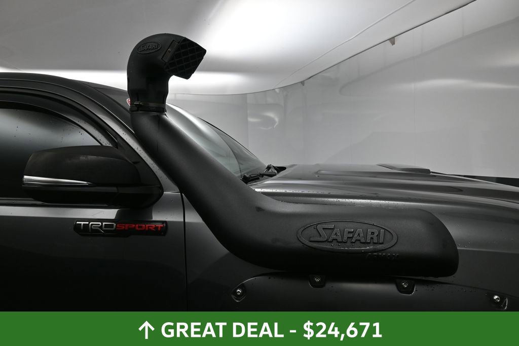 Used 2016 Toyota Tacoma TRD Sport w/ Towing Package AWD/4WD image 18