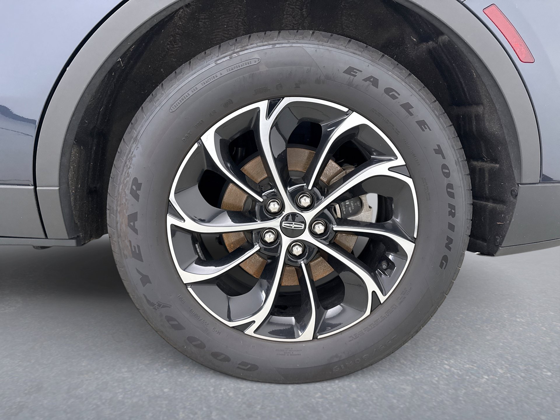 Used 2024 Lincoln Nautilus Premier AWD/4WD image 11