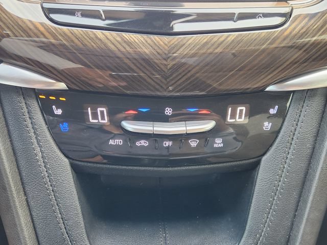 Used 2022 Cadillac XT6 Premium Luxury w/ Platinum Package FWD image 22