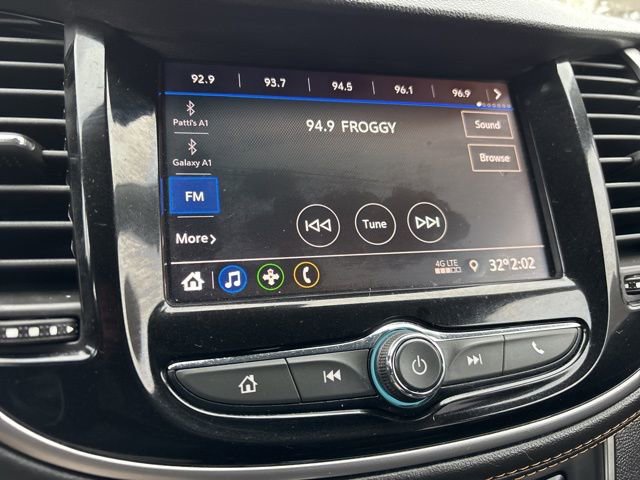 Used 2022 Chevrolet Trax LT w/ LT Convenience Package image 14