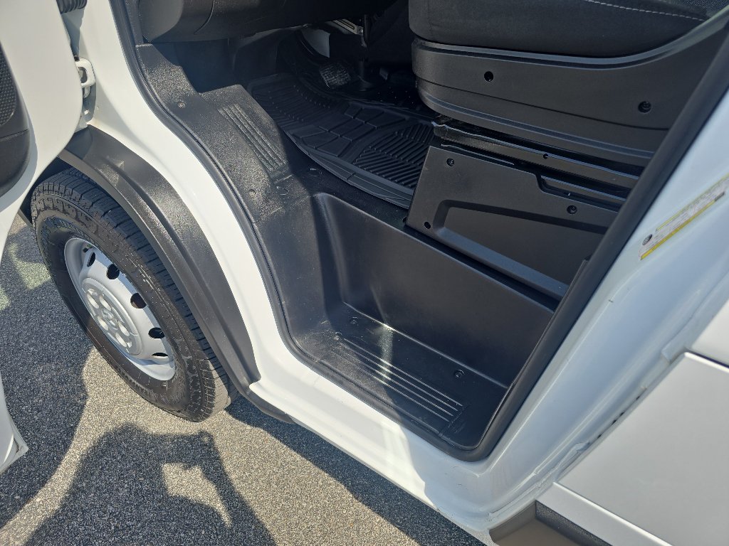 Used 2022 RAM ProMaster 2500 w/ Convenience Group FWD image 19