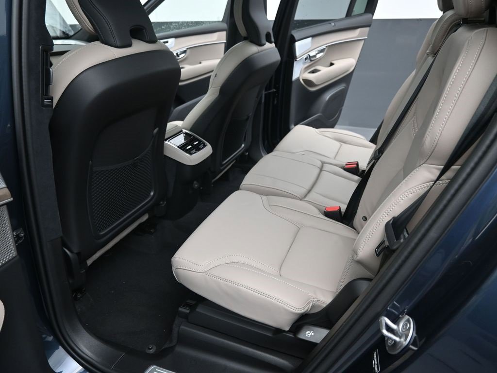 New 2026 Volvo XC90 B6 Ultra w/ Lounge Package image 30