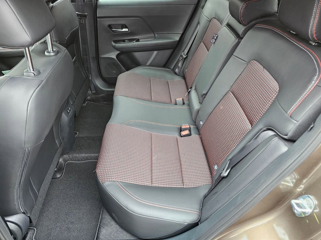 New 2026 Nissan Kicks SR w/ Cold Weather Package image 6