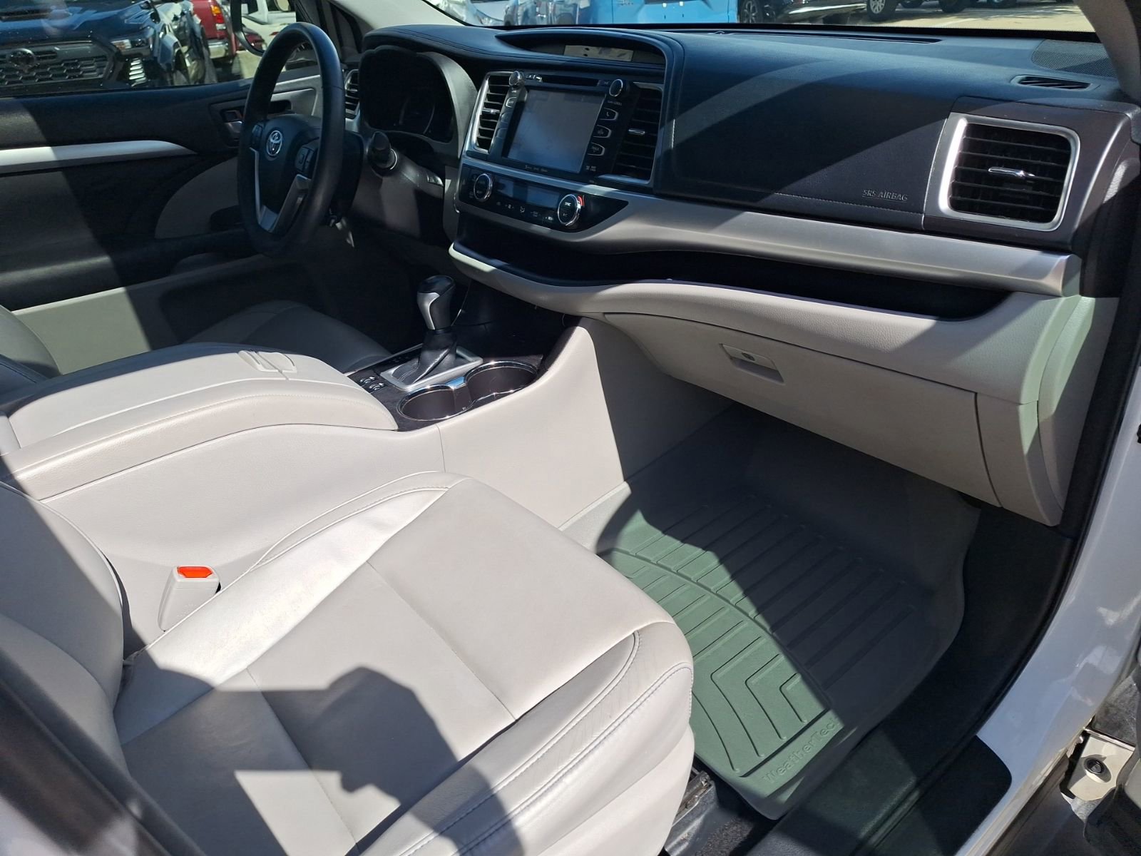 Used 2016 Toyota Highlander XLE FWD image 34