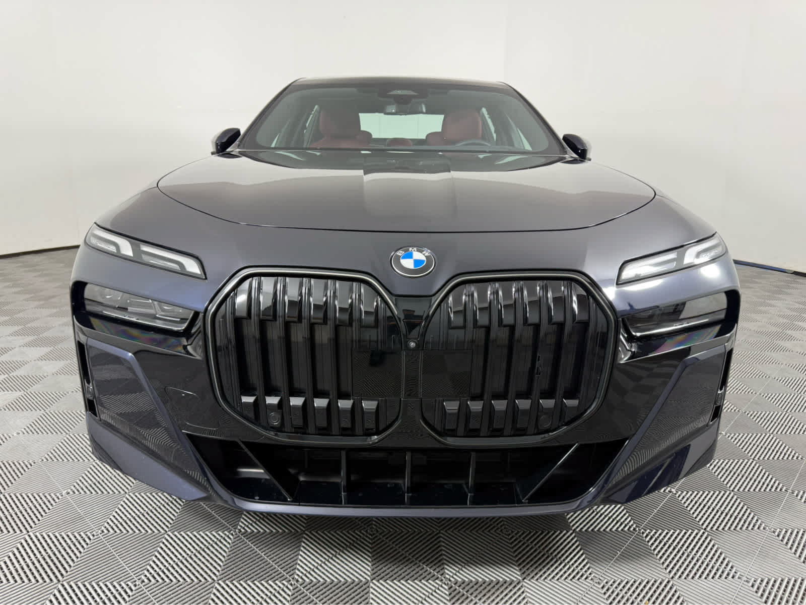 Certified 2025 BMW 740i w/ Premium Package RWD image 8