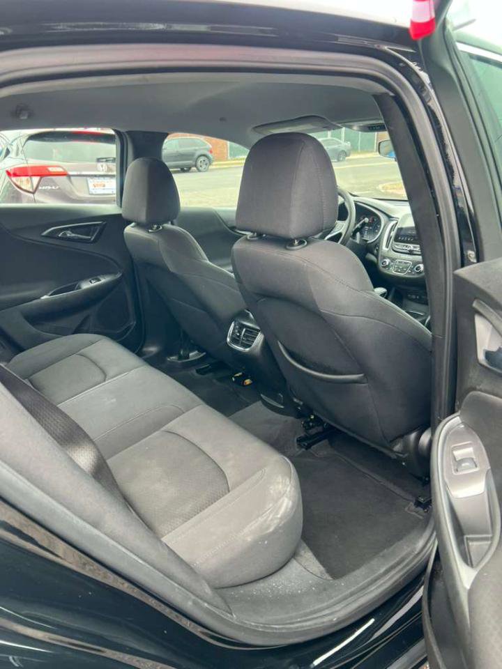 Used 2023 Chevrolet Malibu LT image 28