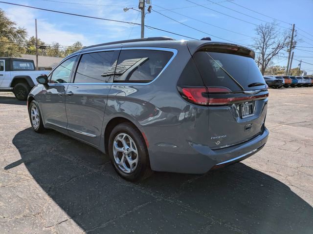 Used 2023 Chrysler Pacifica Limited image 6