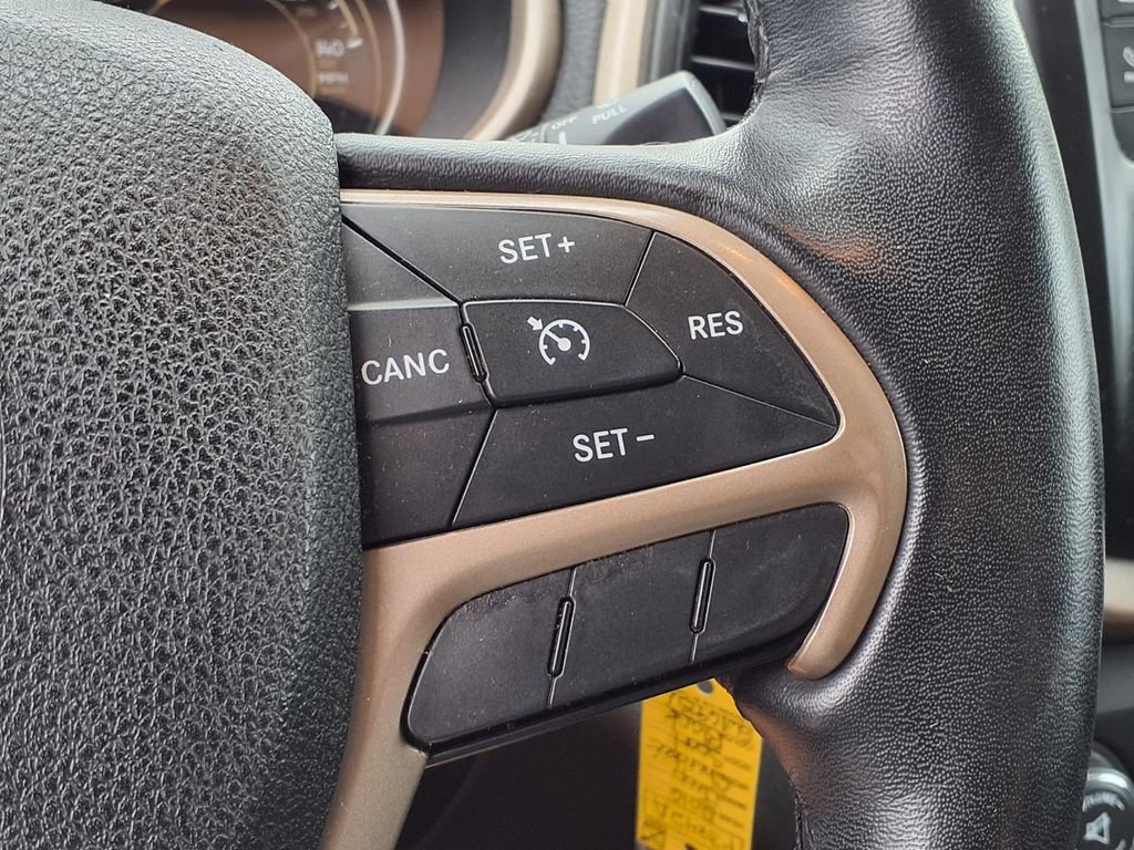 Used 2016 Jeep Cherokee Sport w/ Cold Weather Group AWD/4WD image 17