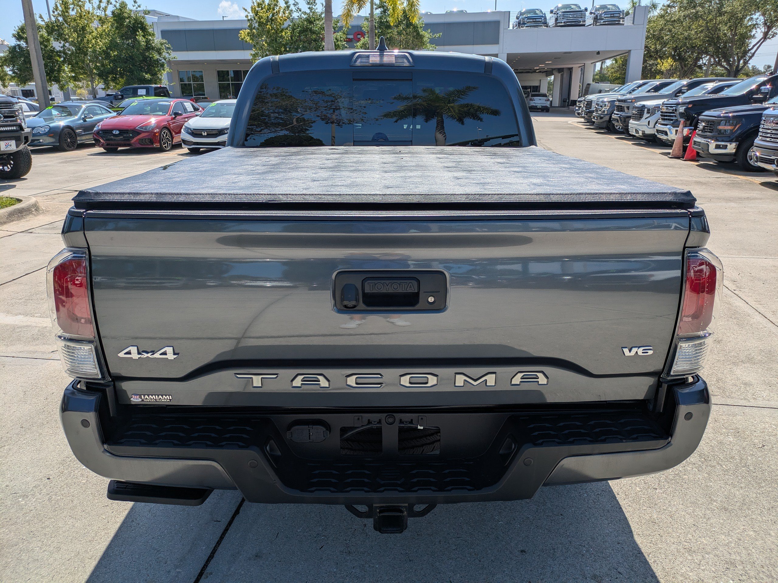 Used 2023 Toyota Tacoma Limited AWD/4WD image 5