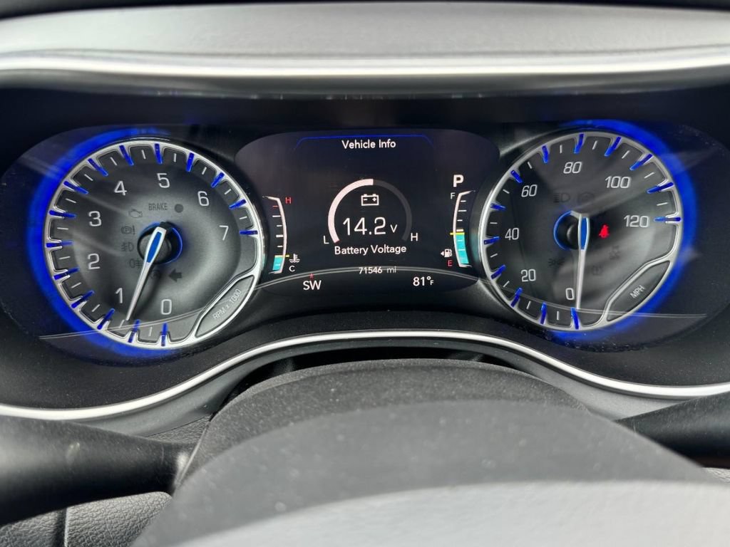 Used 2018 Chrysler Pacifica Touring-L Plus FWD image 26