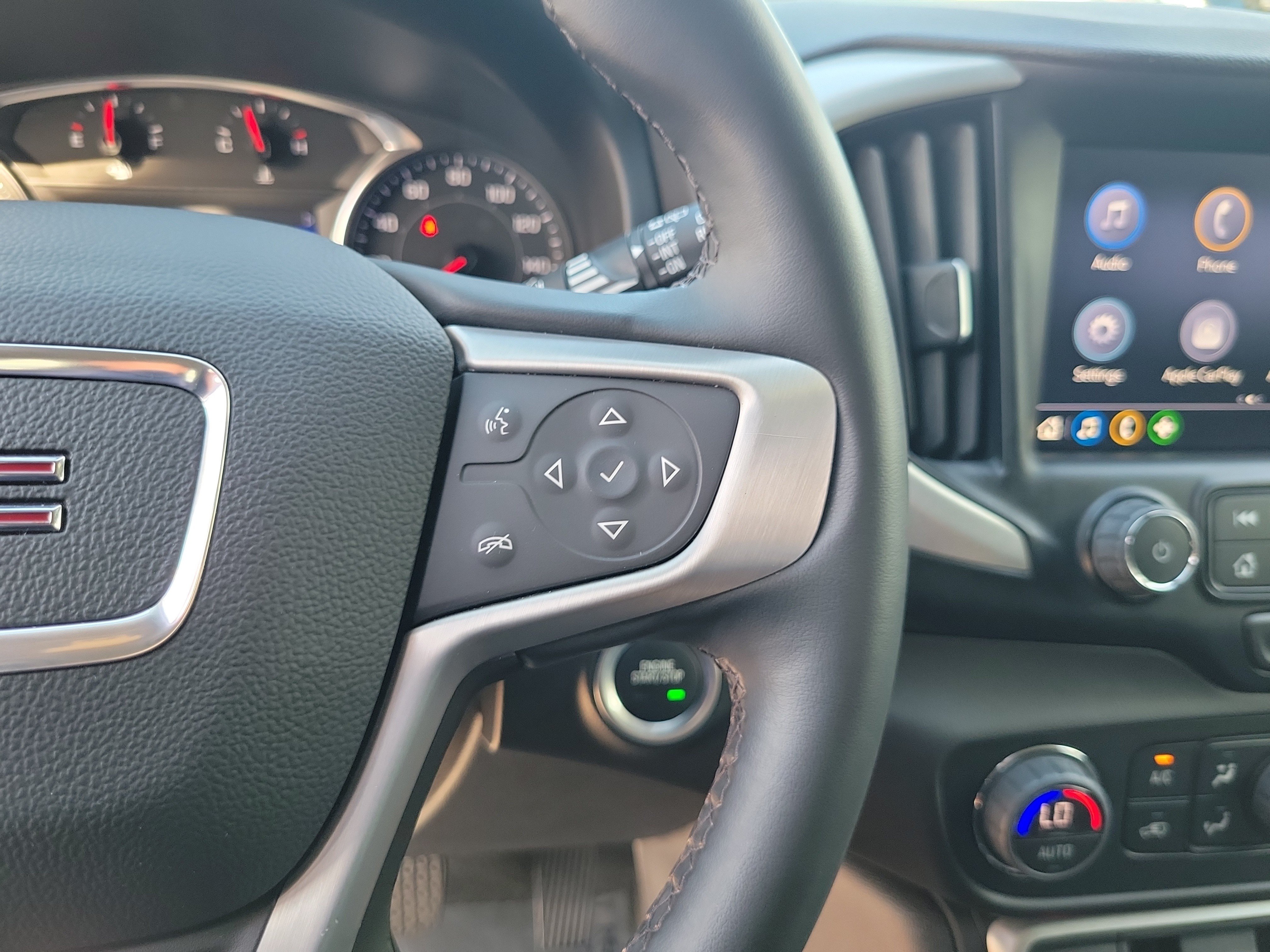 Used 2024 GMC Terrain SLT FWD image 19