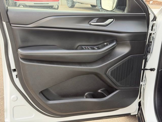 Used 2023 Jeep Grand Cherokee L Laredo image 9