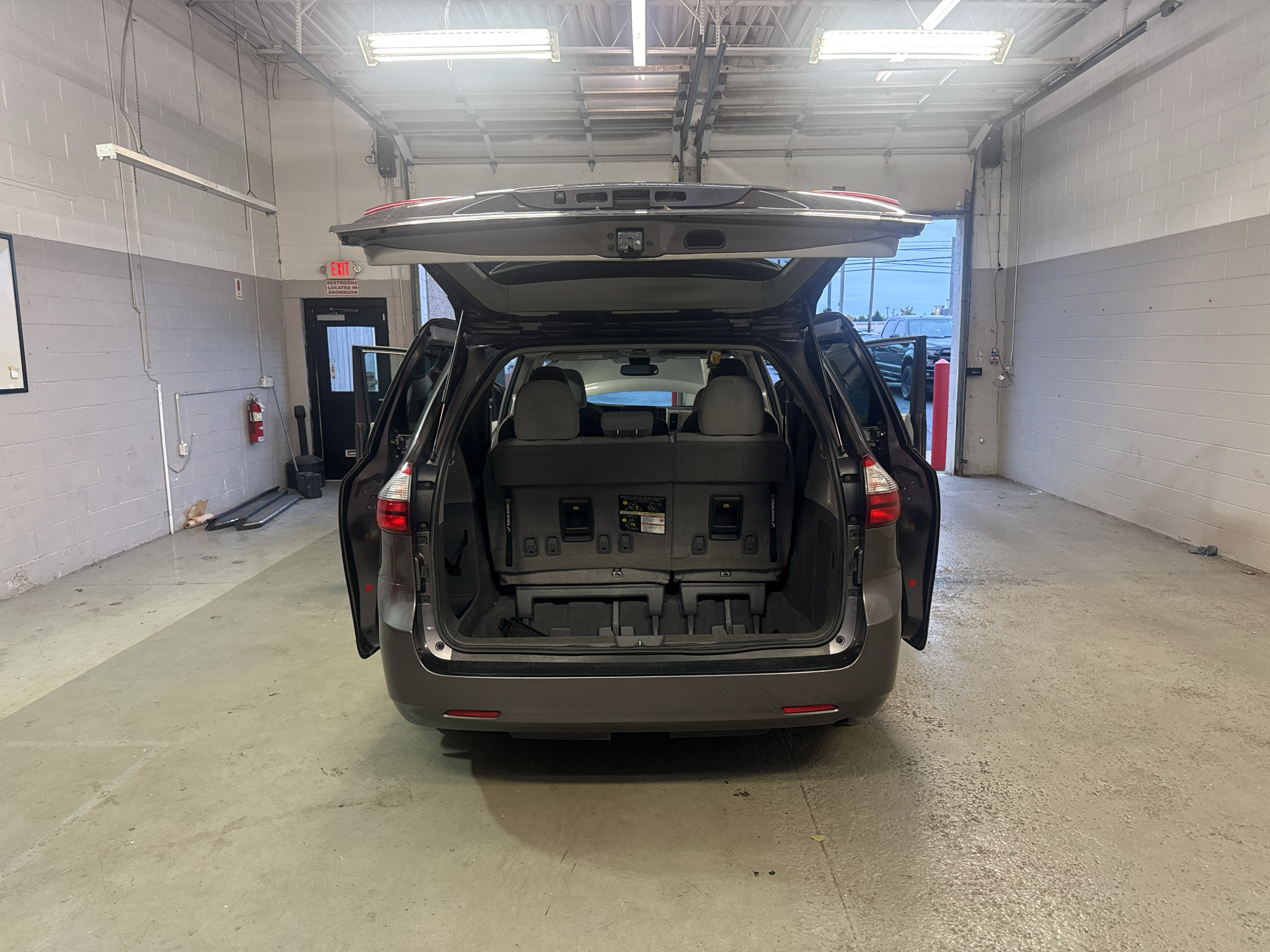 Used 2020 Toyota Sienna LE FWD image 13
