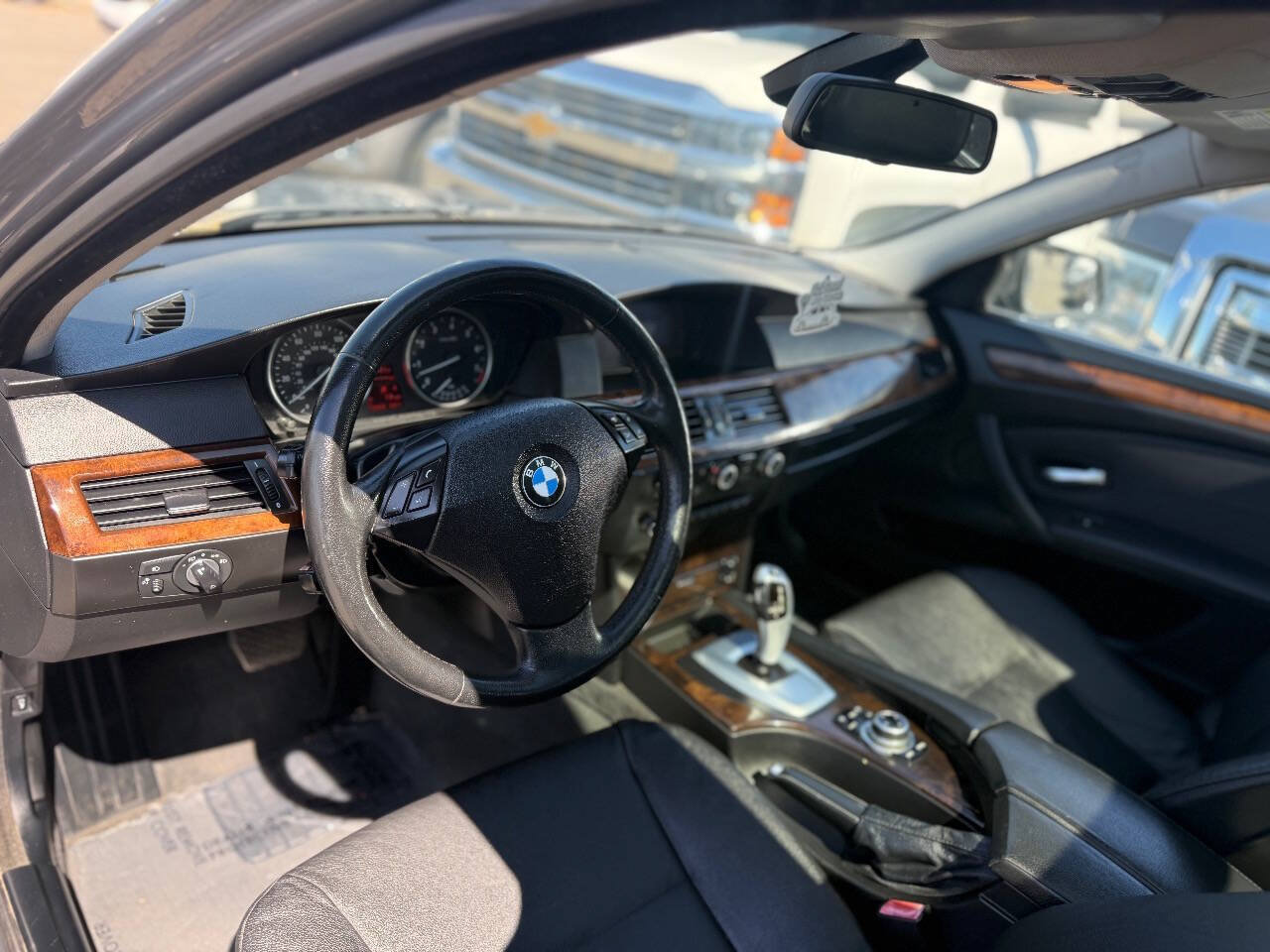 Used 2010 BMW 535i xDrive Wagon AWD/4WD image 10