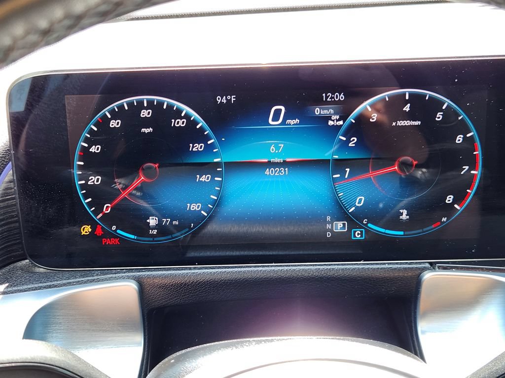 Used 2023 Mercedes-Benz GLB 250 4MATIC w/ Premium Package image 22