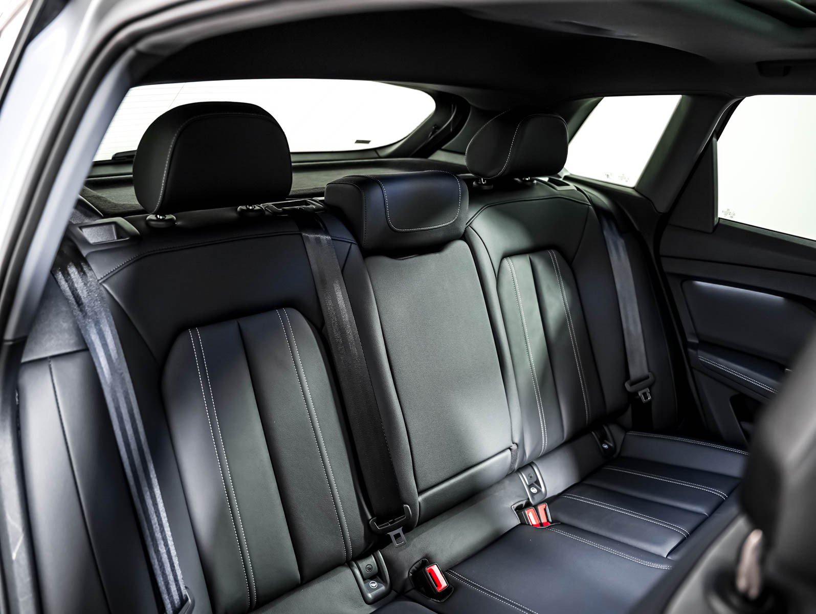 Used 2025 Audi Q4 e-tron Premium Plus w/ Premium Plus RWD image 10