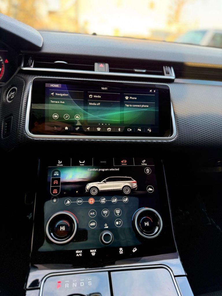 Used 2019 Land Rover Range Rover Velar R-Dynamic SE AWD/4WD image 17