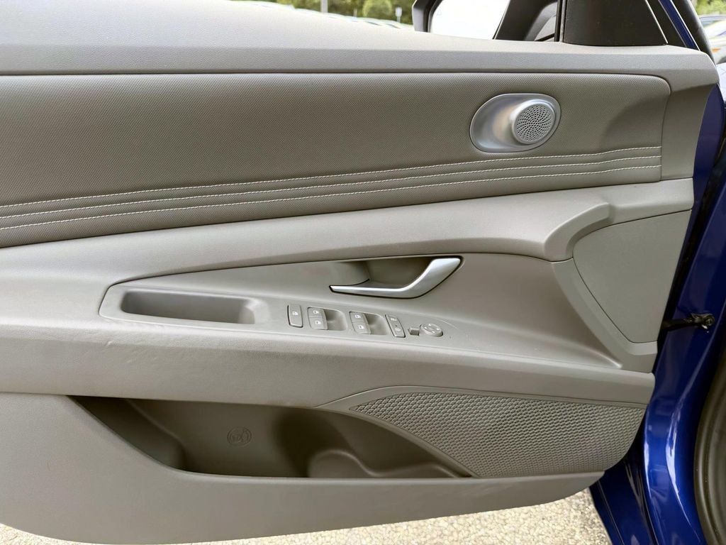 Certified 2023 Hyundai Elantra SEL w/ Convenience Package FWD image 16