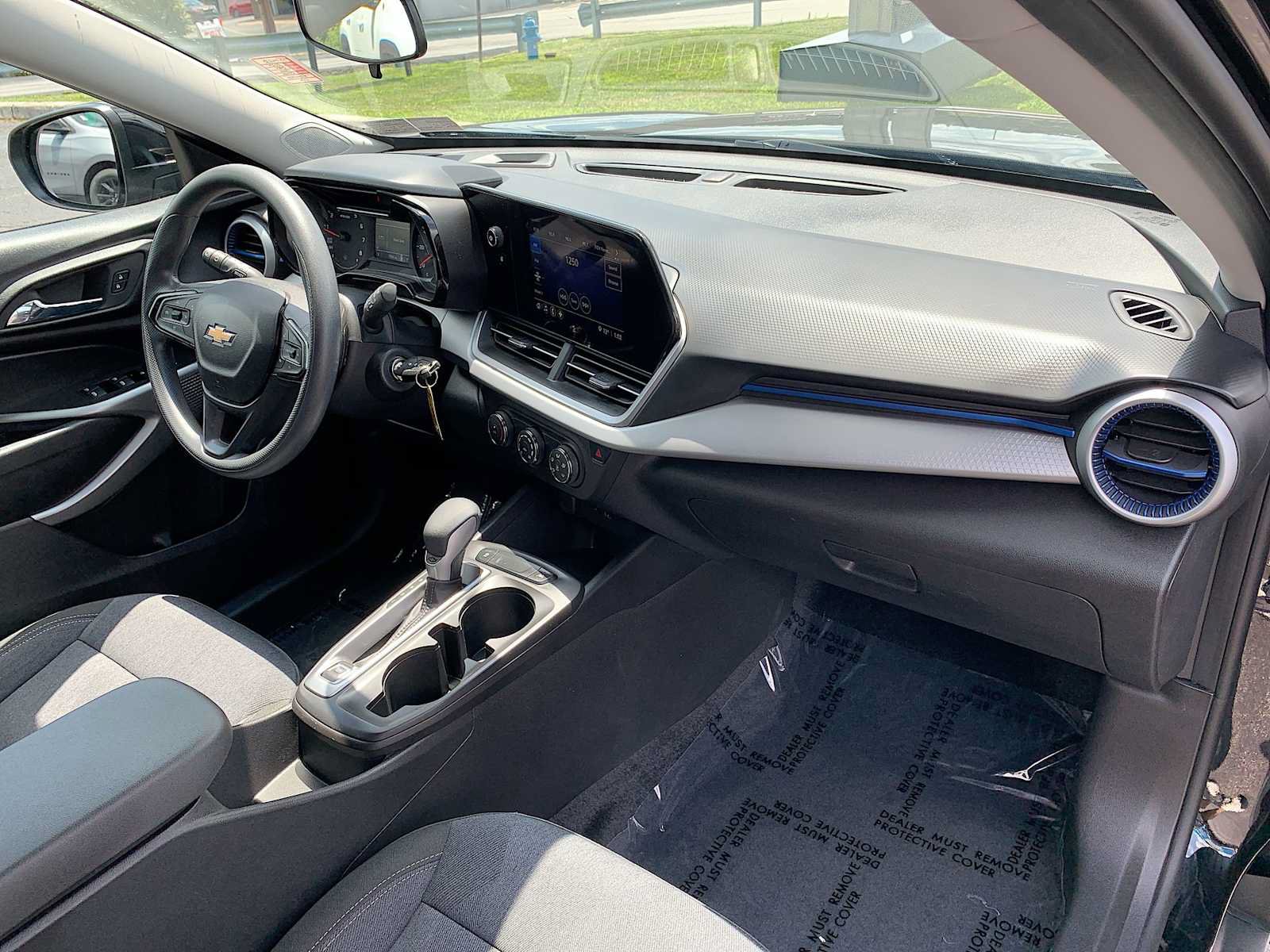 Certified 2024 Chevrolet Trax LS w/ LS Convenience Package FWD image 25