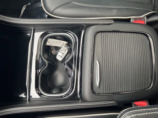 Used 2023 Chrysler Pacifica Limited w/ S Appearance Package AWD/4WD image 13