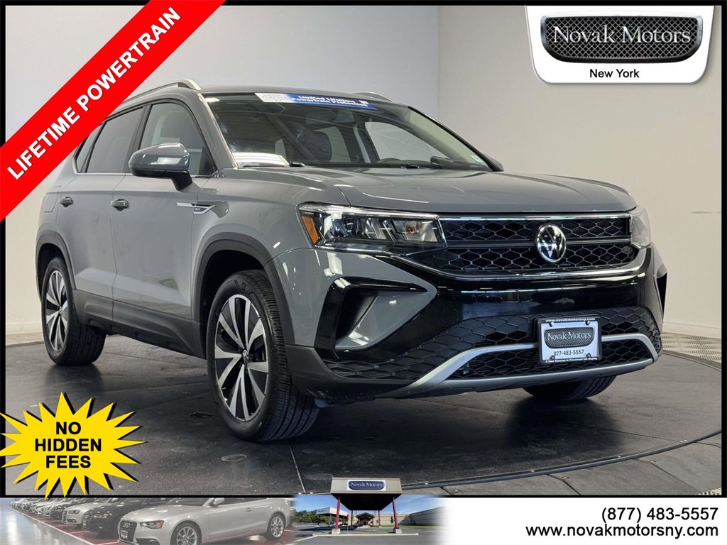 Used 2022 Volkswagen Taos SE image 1