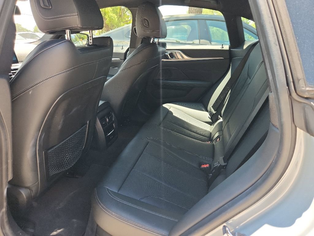 Used 2022 BMW i4 eDrive40 w/ M Sport Package RWD image 3